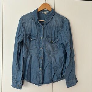 ($5) Distressed Women’s Button Down